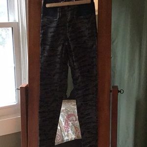 Simply Vera Wang khaki leggings